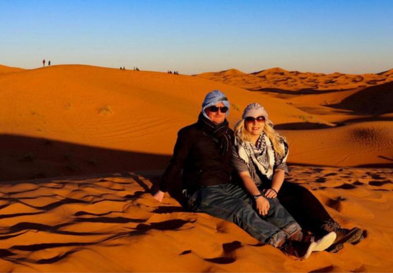 Roses Desert Camp 梅尔祖卡 外观 照片