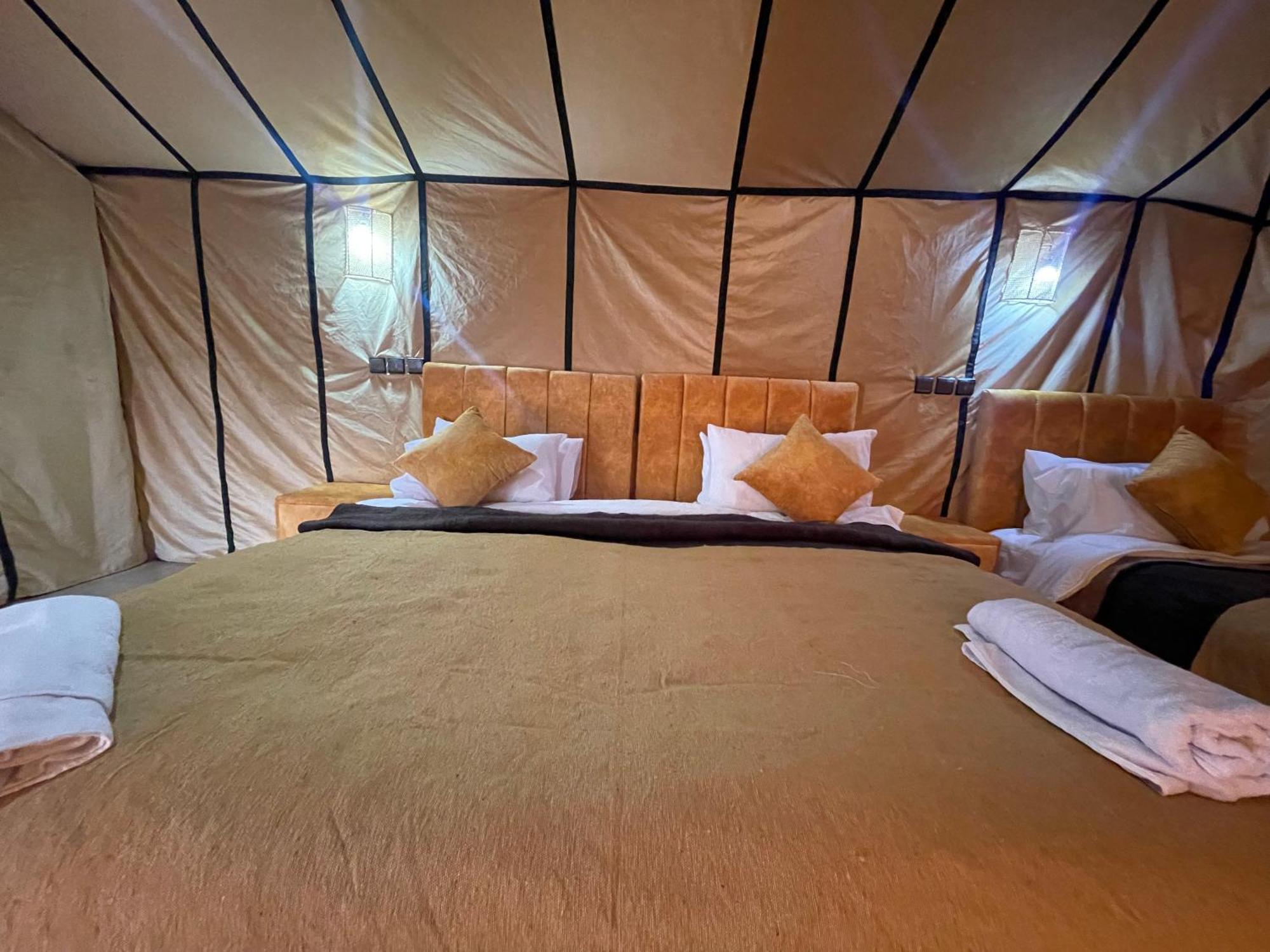 Roses Desert Camp 梅尔祖卡 外观 照片